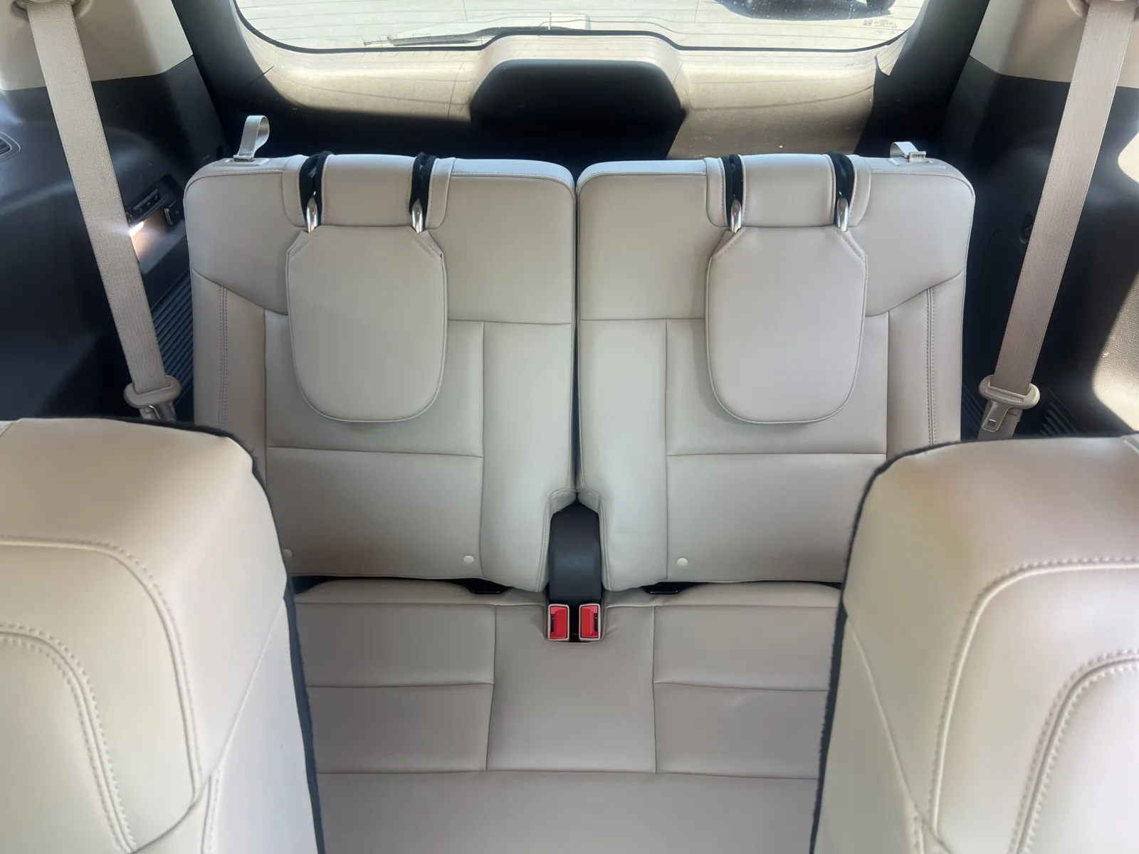 2020 Ford Explorer Platinum — photo 27