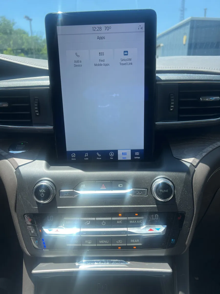 2020 Ford Explorer Platinum — photo 14