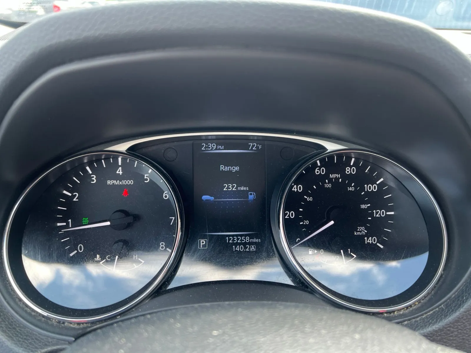 2014 Nissan Rogue SV — photo 12