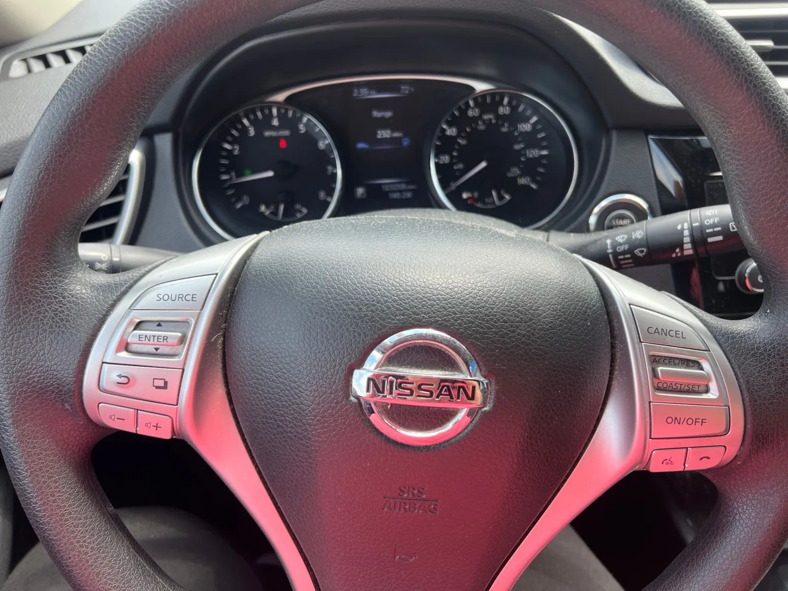 2014 Nissan Rogue SV — photo 13
