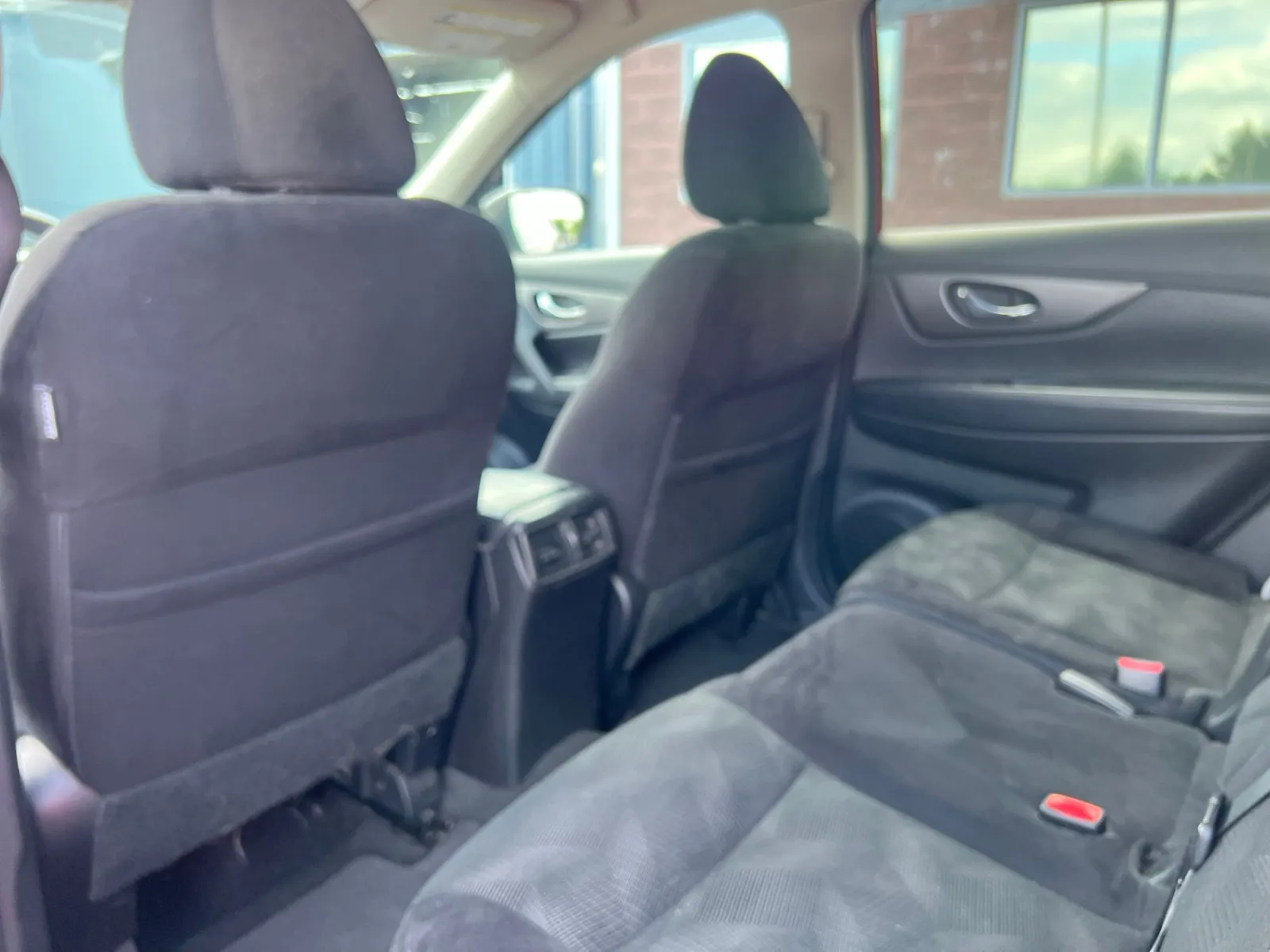 2014 Nissan Rogue SV — photo 21