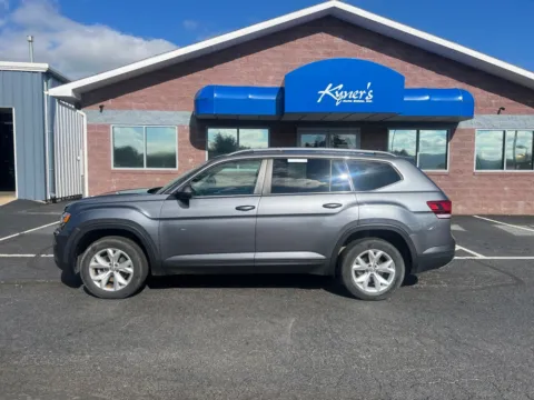 Another view of 2018 Volkswagen Atlas 3.6L V6 SE for sale in Chambersburg, PA at Kyner's Auto Sales, Inc.
