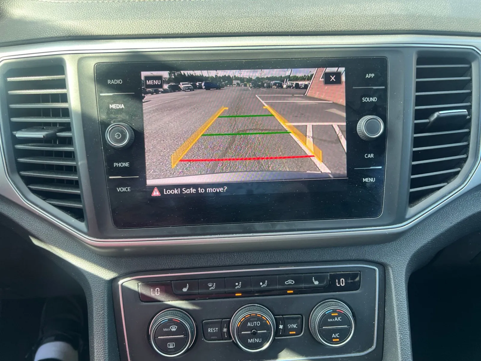 2018 Volkswagen Atlas 3.6L V6 SE — photo 15