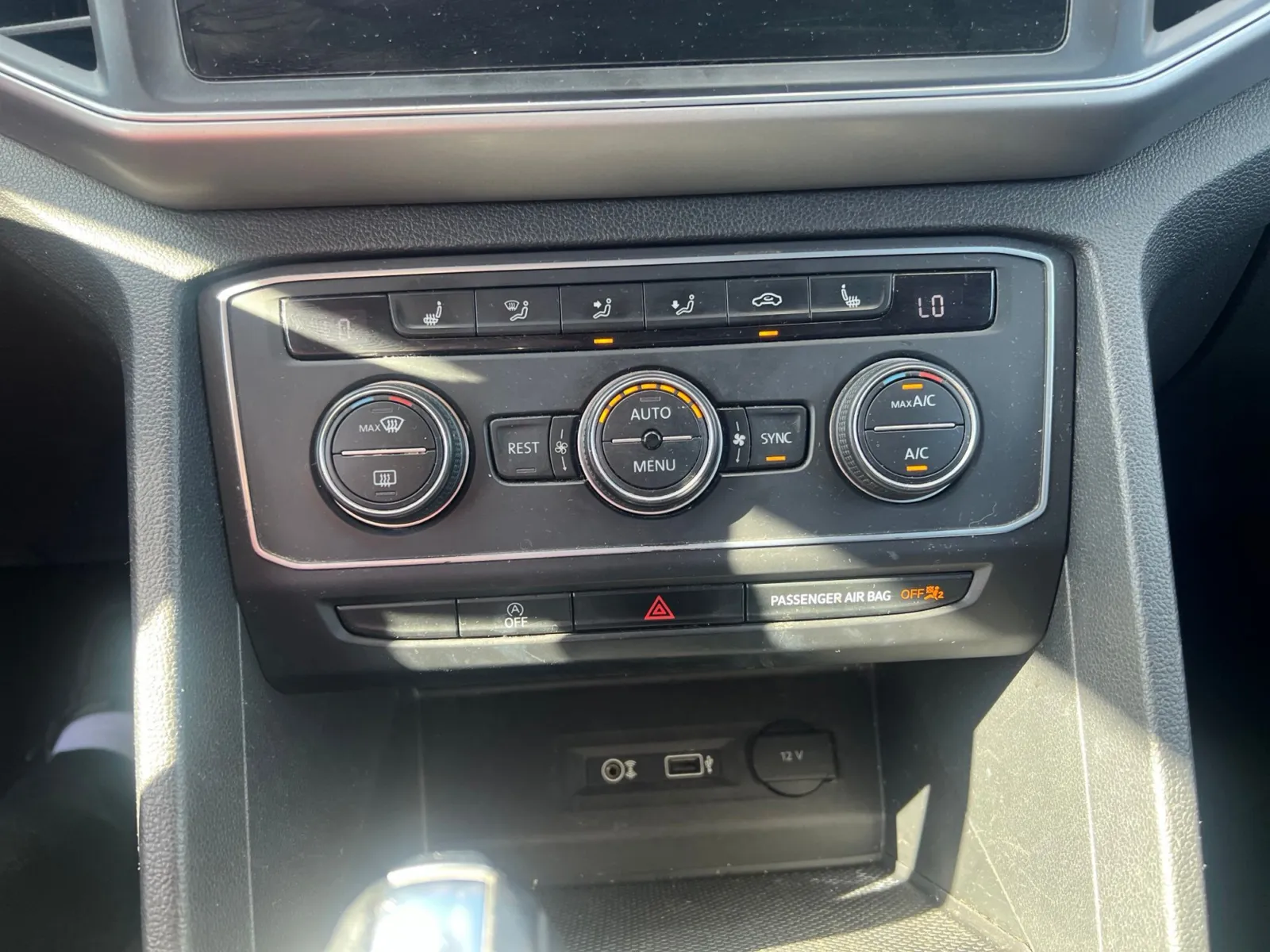 2018 Volkswagen Atlas 3.6L V6 SE — photo 16