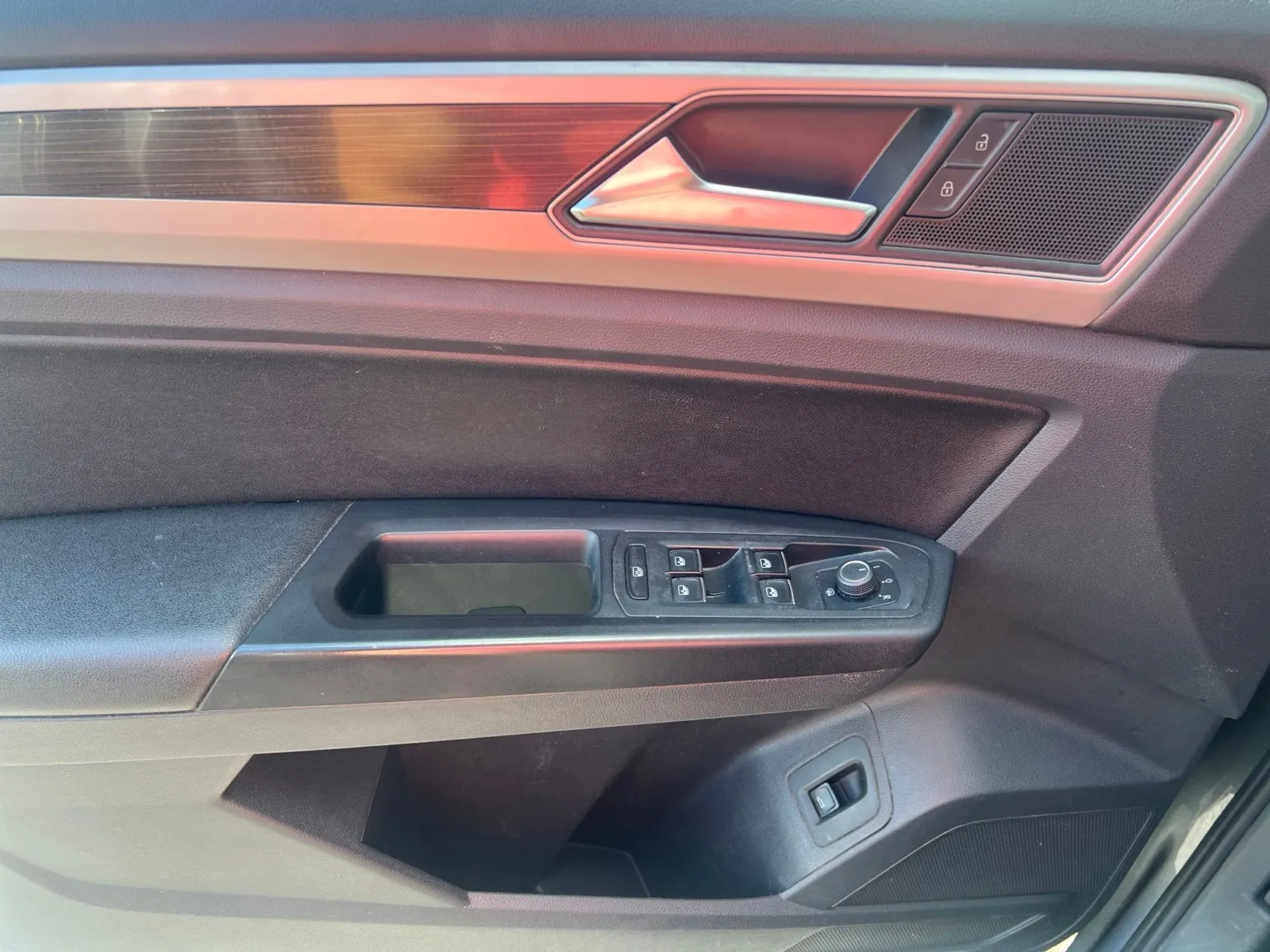 2018 Volkswagen Atlas 3.6L V6 SE — photo 19