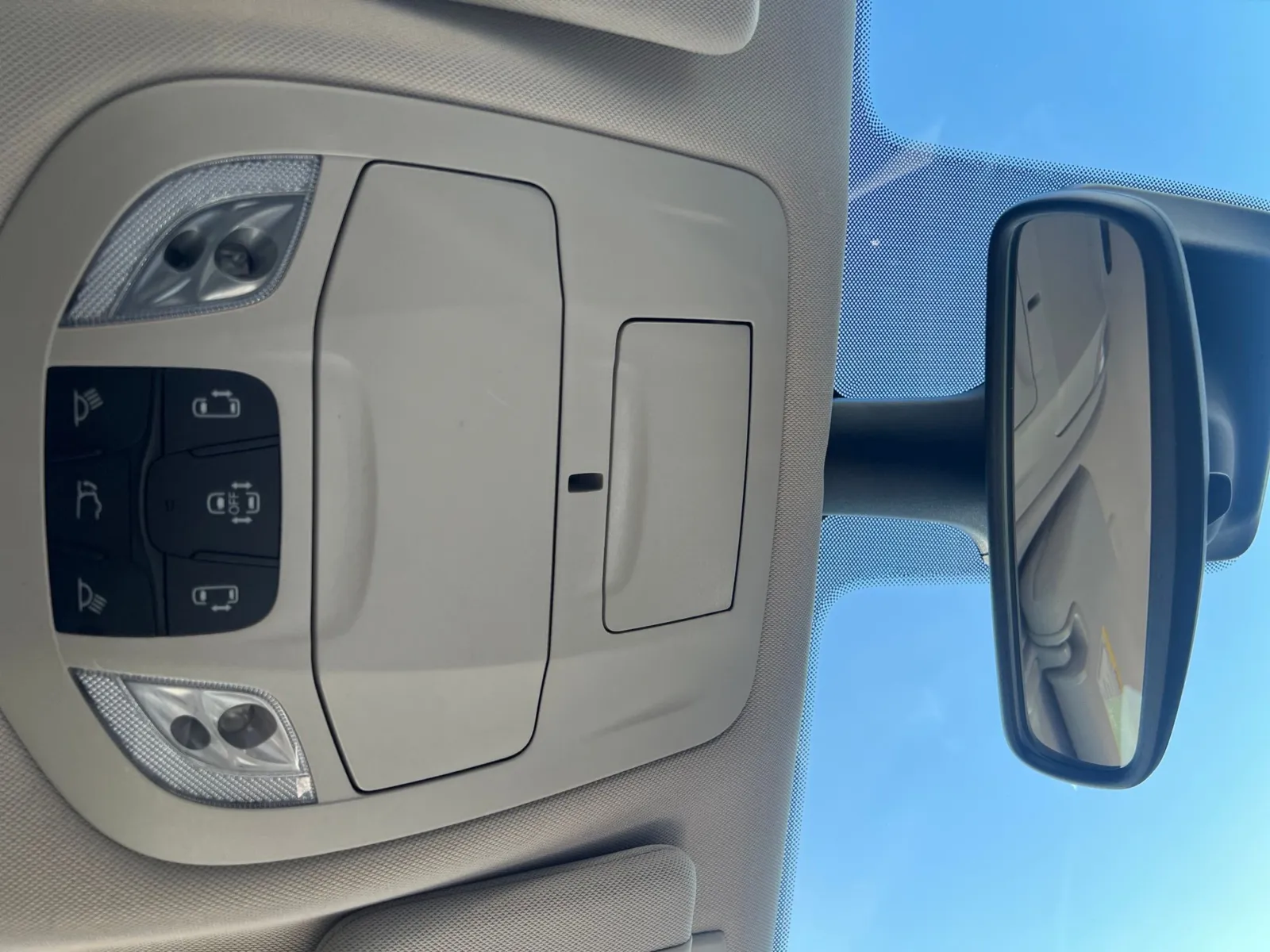 2023 Chrysler Pacifica Touring L — photo 22