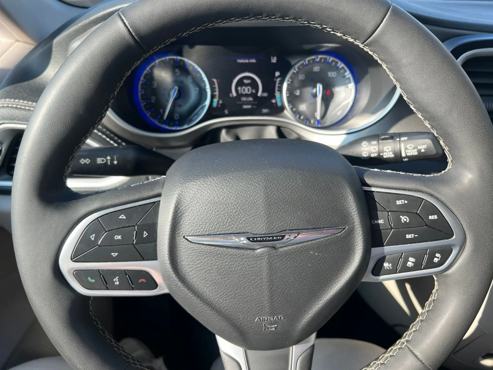 2023 Chrysler Pacifica Touring L — photo 15