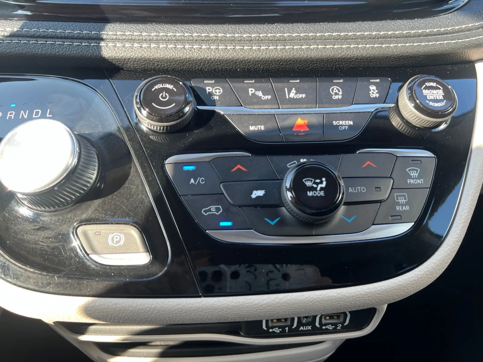2023 Chrysler Pacifica Touring L — photo 18