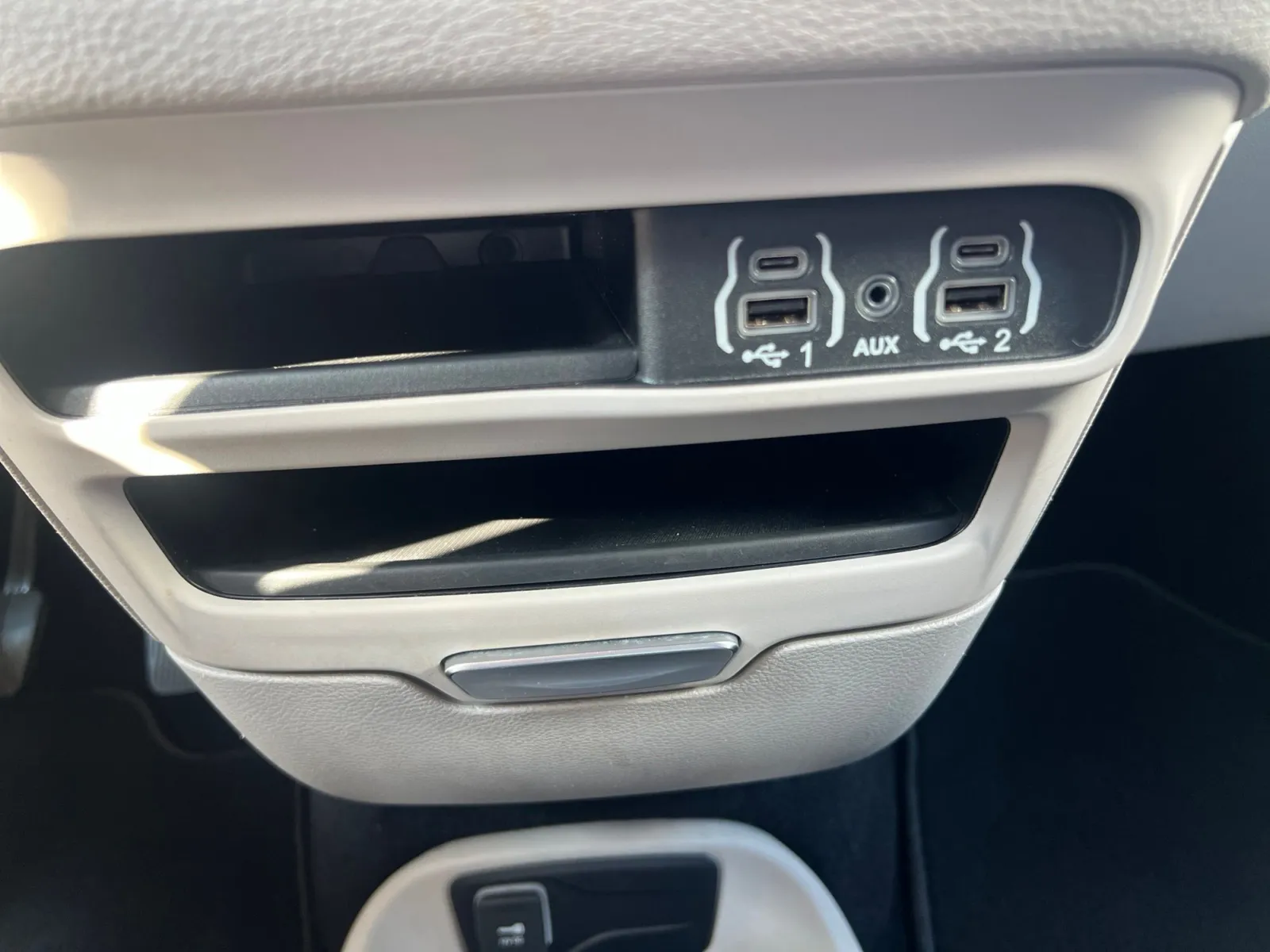 2023 Chrysler Pacifica Touring L — photo 19