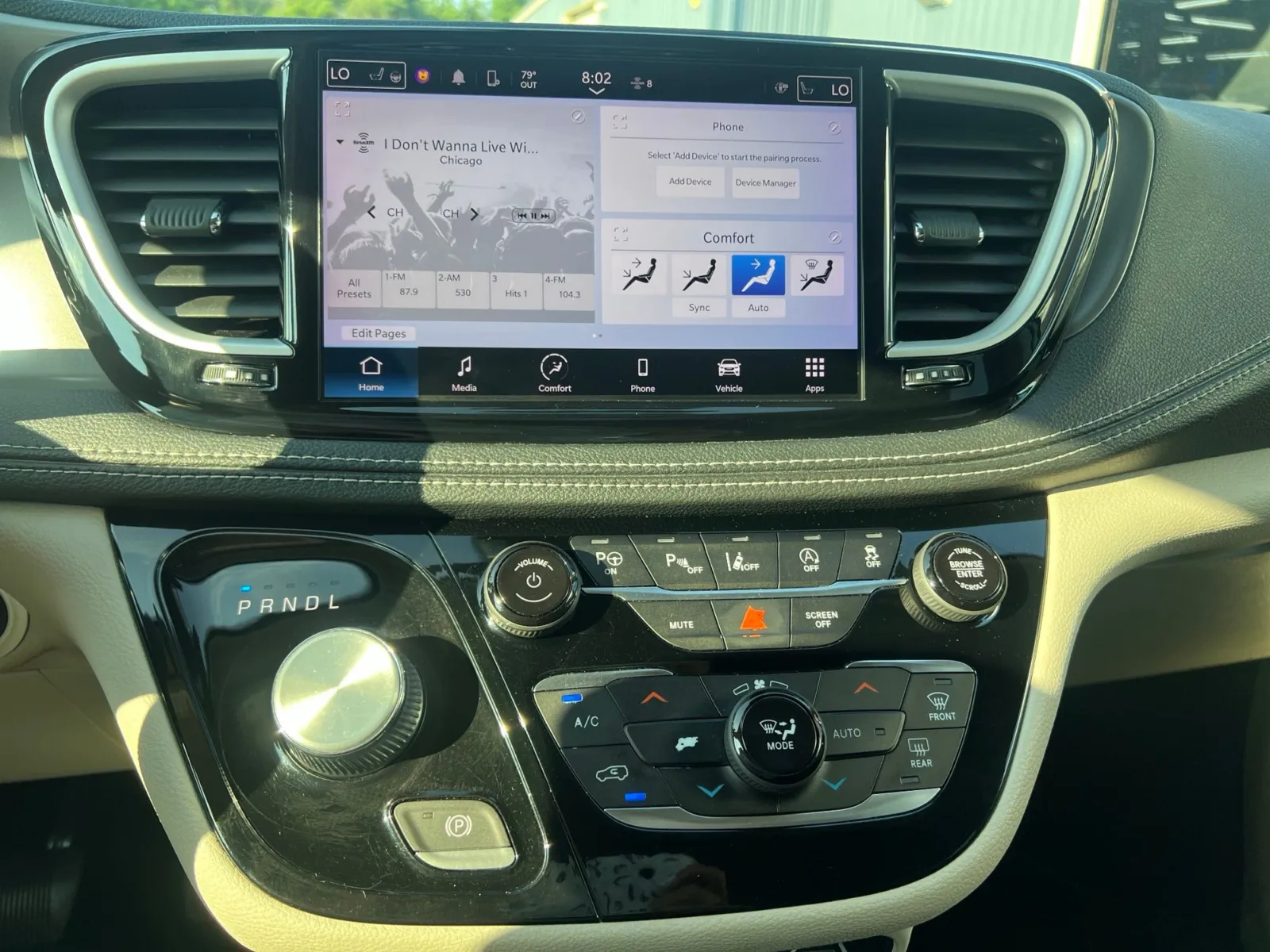 2023 Chrysler Pacifica Touring L — photo 16