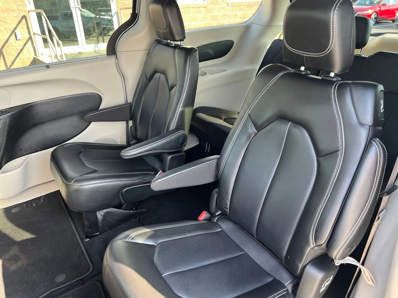 2023 Chrysler Pacifica Touring L — photo 26