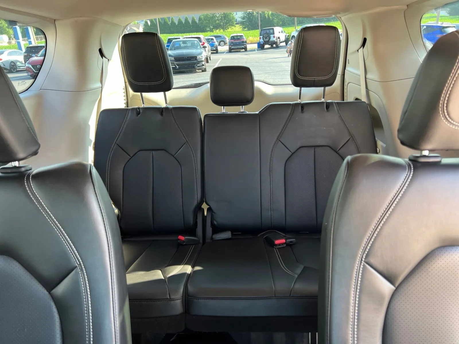 2023 Chrysler Pacifica Touring L — photo 27