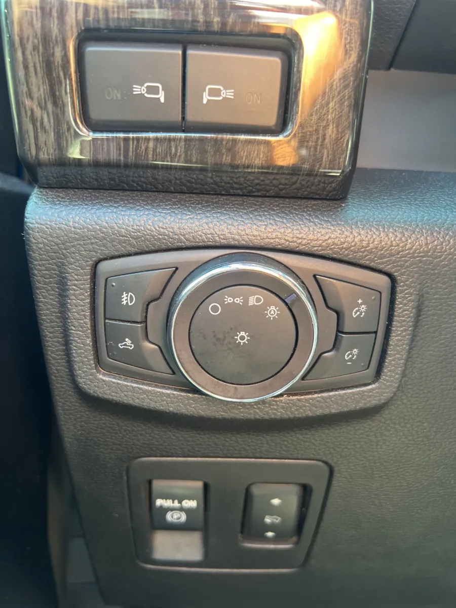 2019 Ford F-150 XLT — photo 20