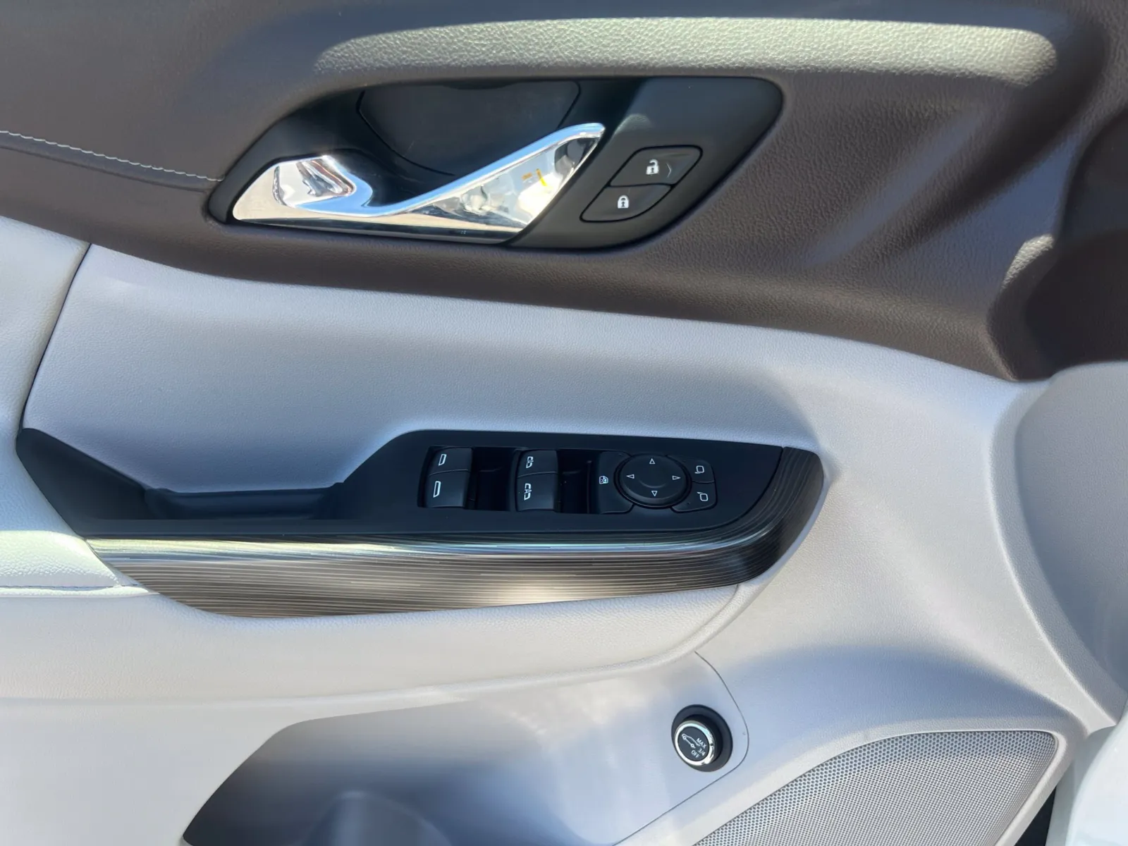 2023 GMC Acadia SLT - Photo 24