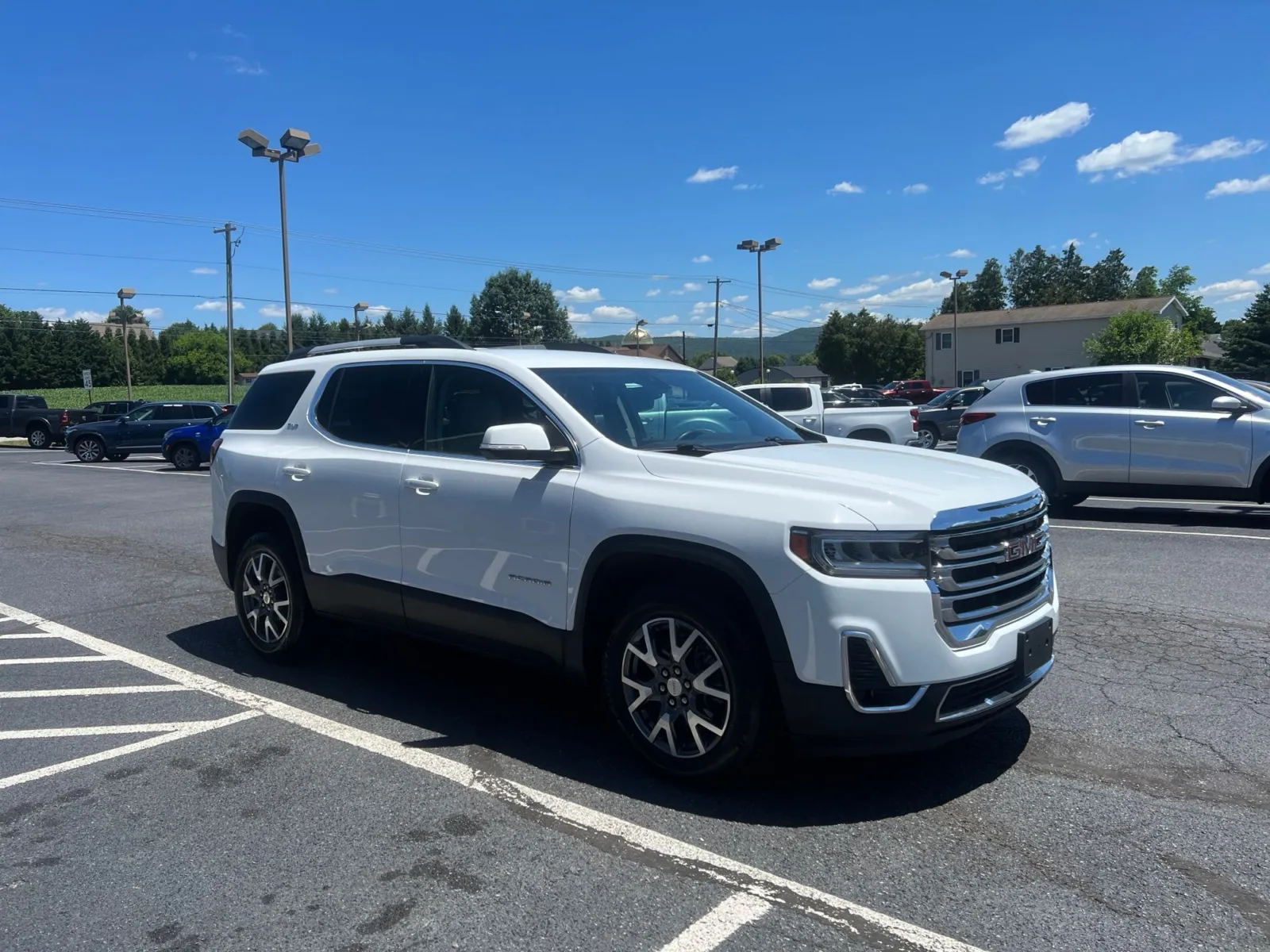 2023 GMC Acadia SLT - Photo 8