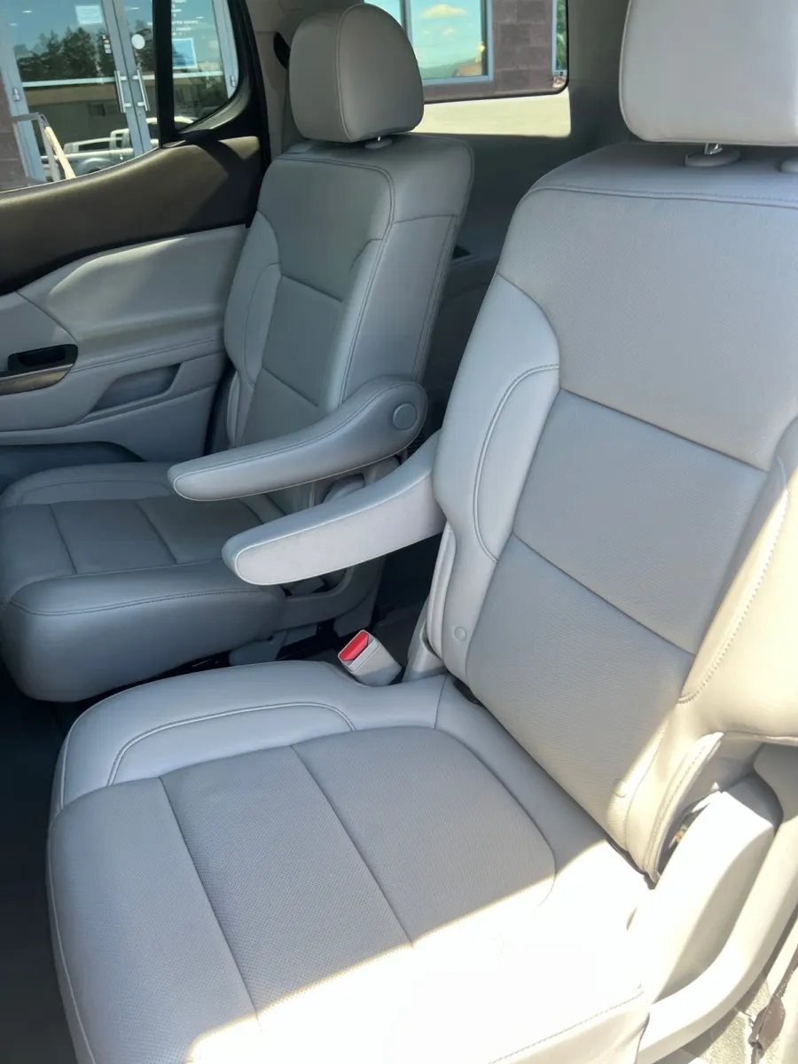 2023 GMC Acadia SLT - Photo 27