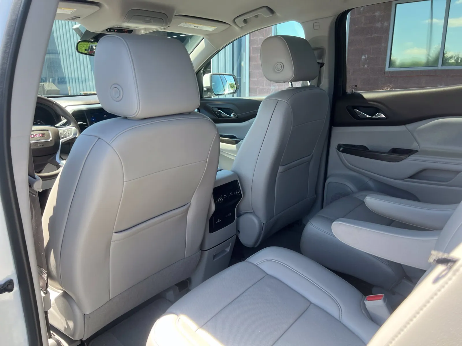 2023 GMC Acadia SLT - Photo 27