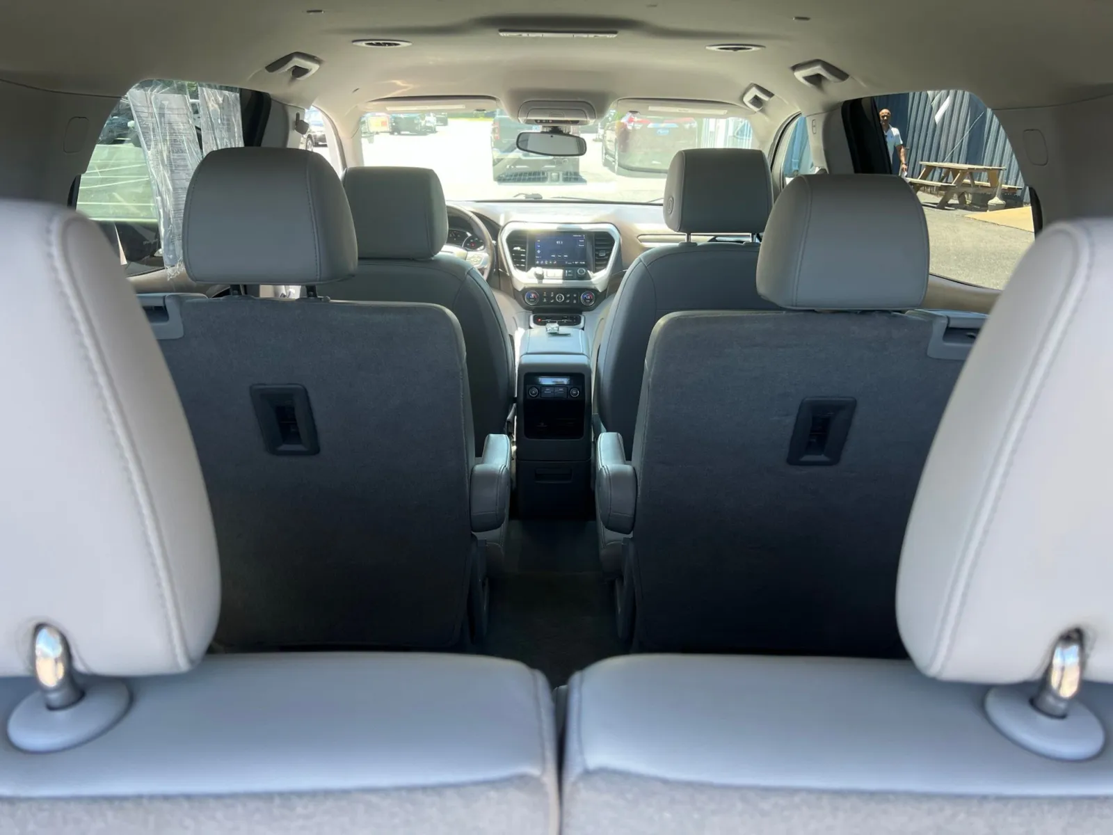 2023 GMC Acadia SLT - Photo 31