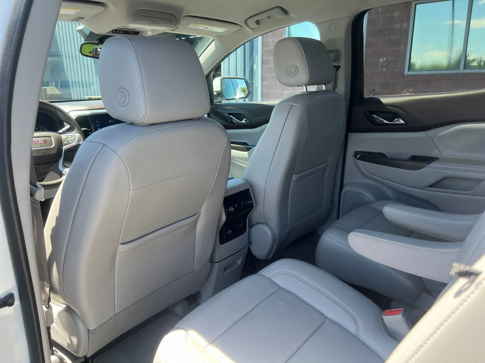 2023 GMC Acadia SLT - Photo 26