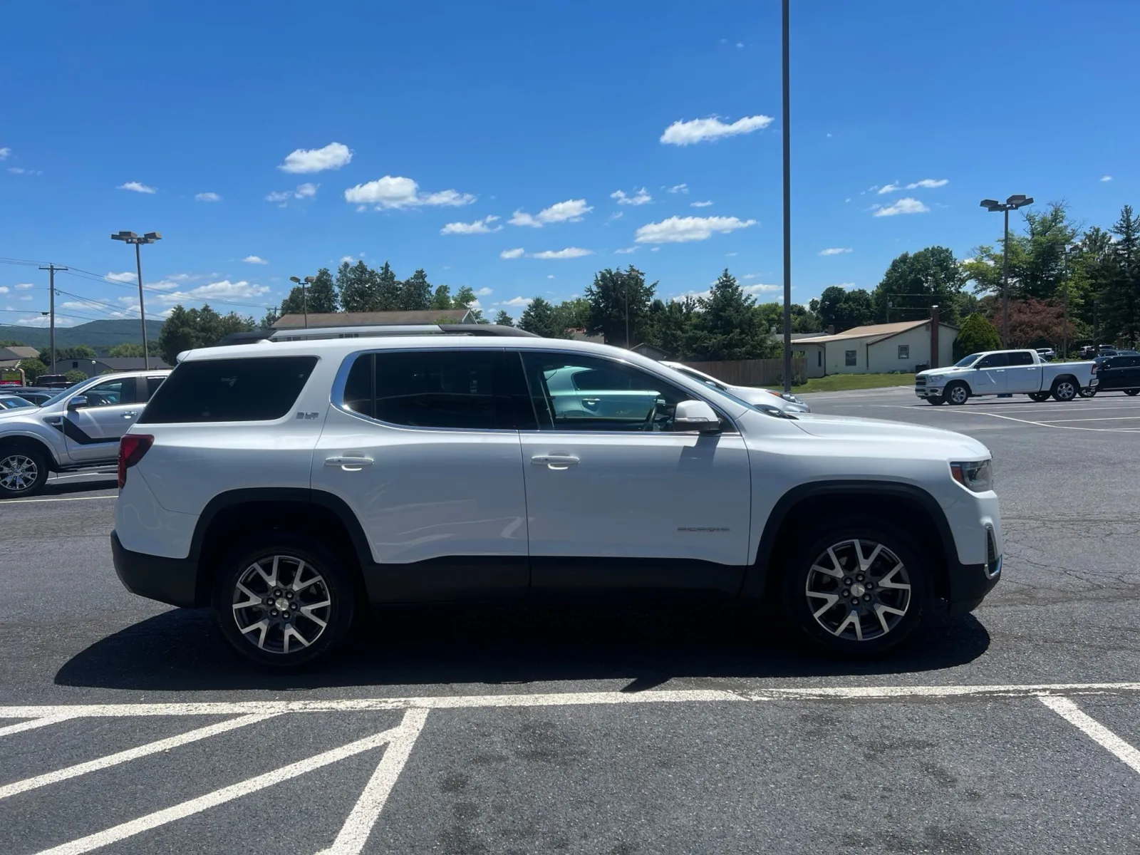 2023 GMC Acadia SLT - Photo 7