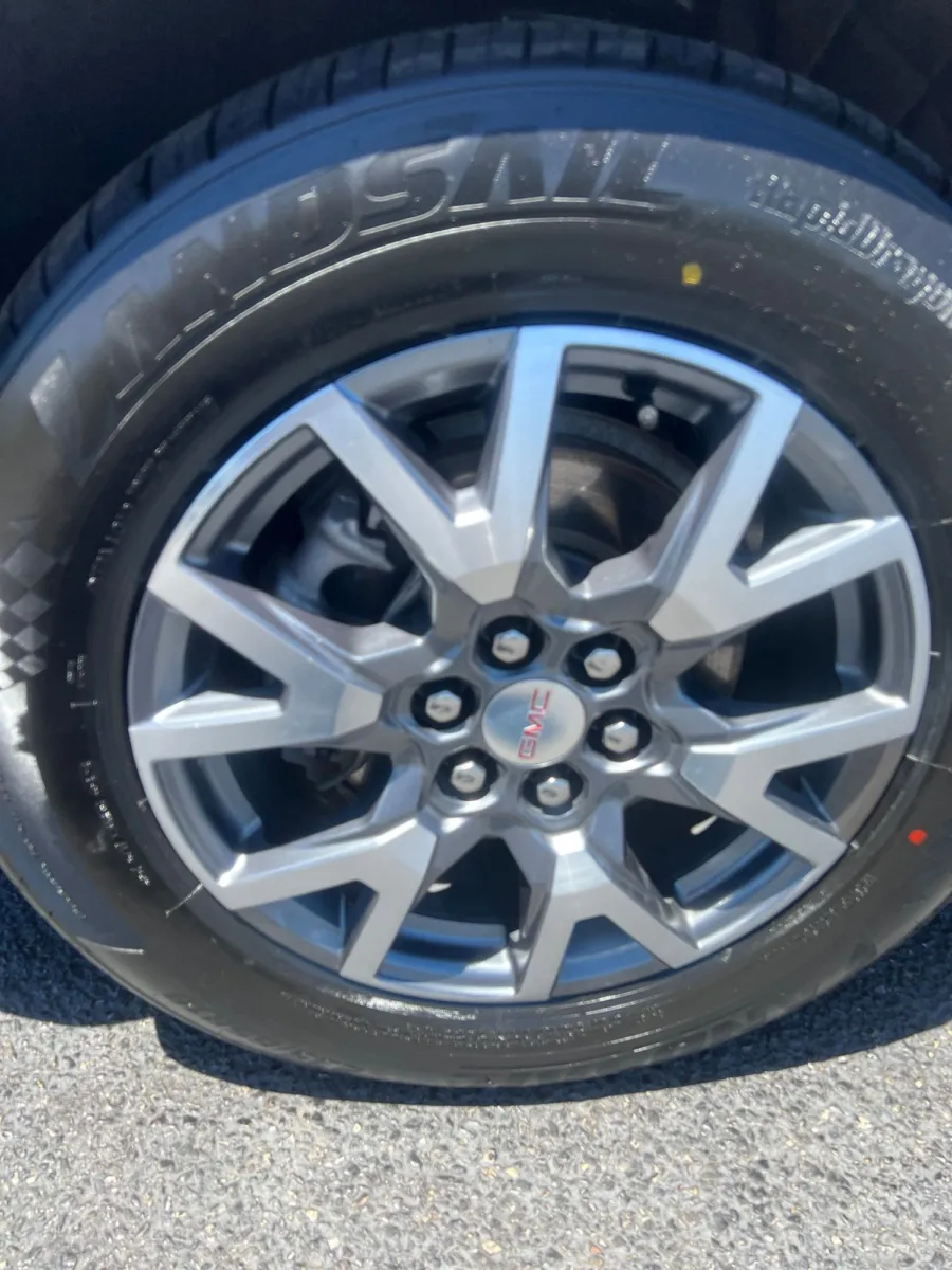 2023 GMC Acadia SLT - Photo 10