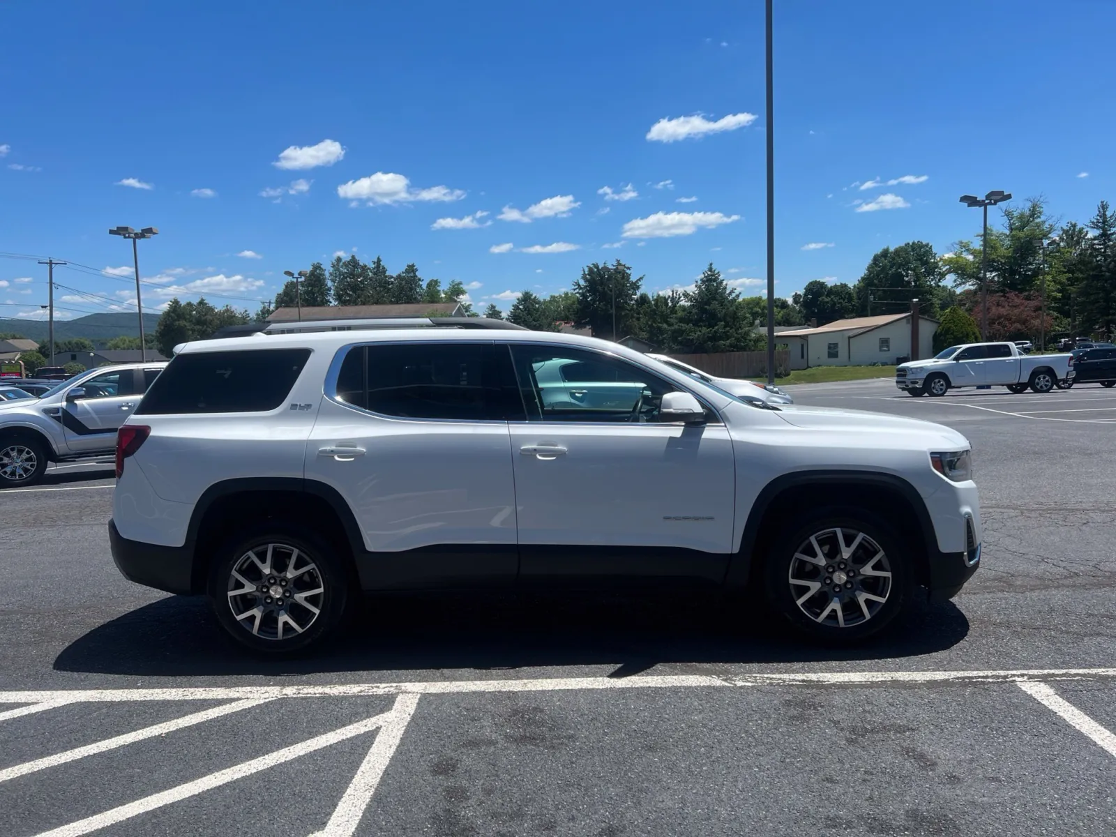 2023 GMC Acadia SLT - Photo 7