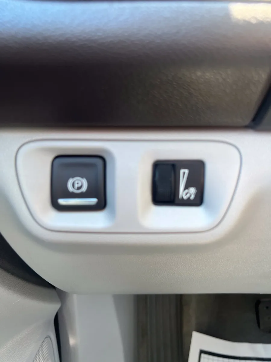 2023 GMC Acadia SLT - Photo 23