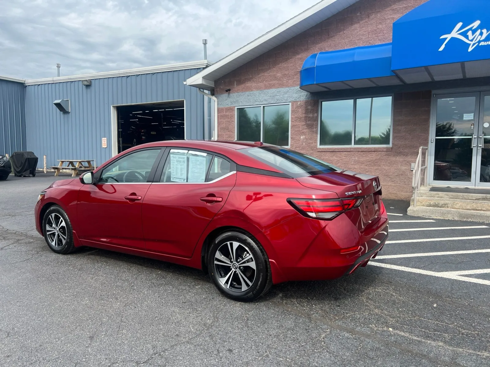 2021 Nissan Sentra SV — photo 4