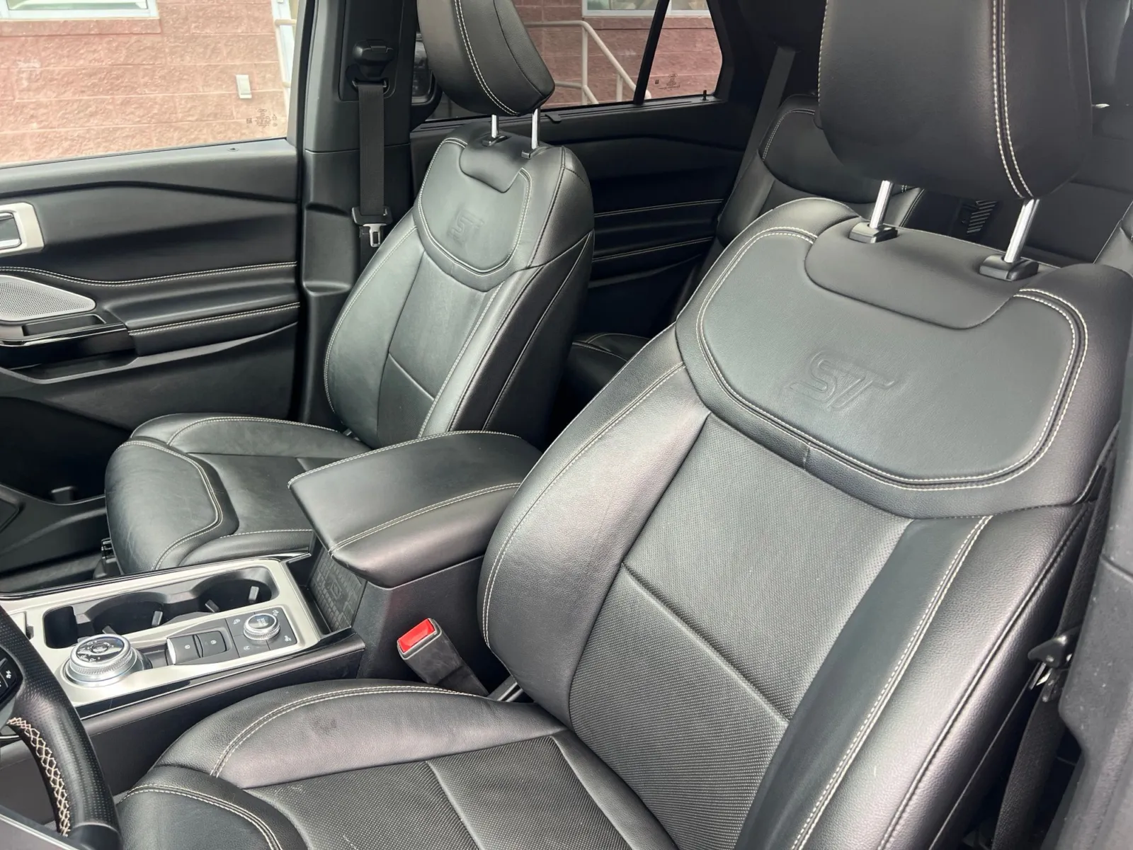2021 Ford Explorer ST — photo 13