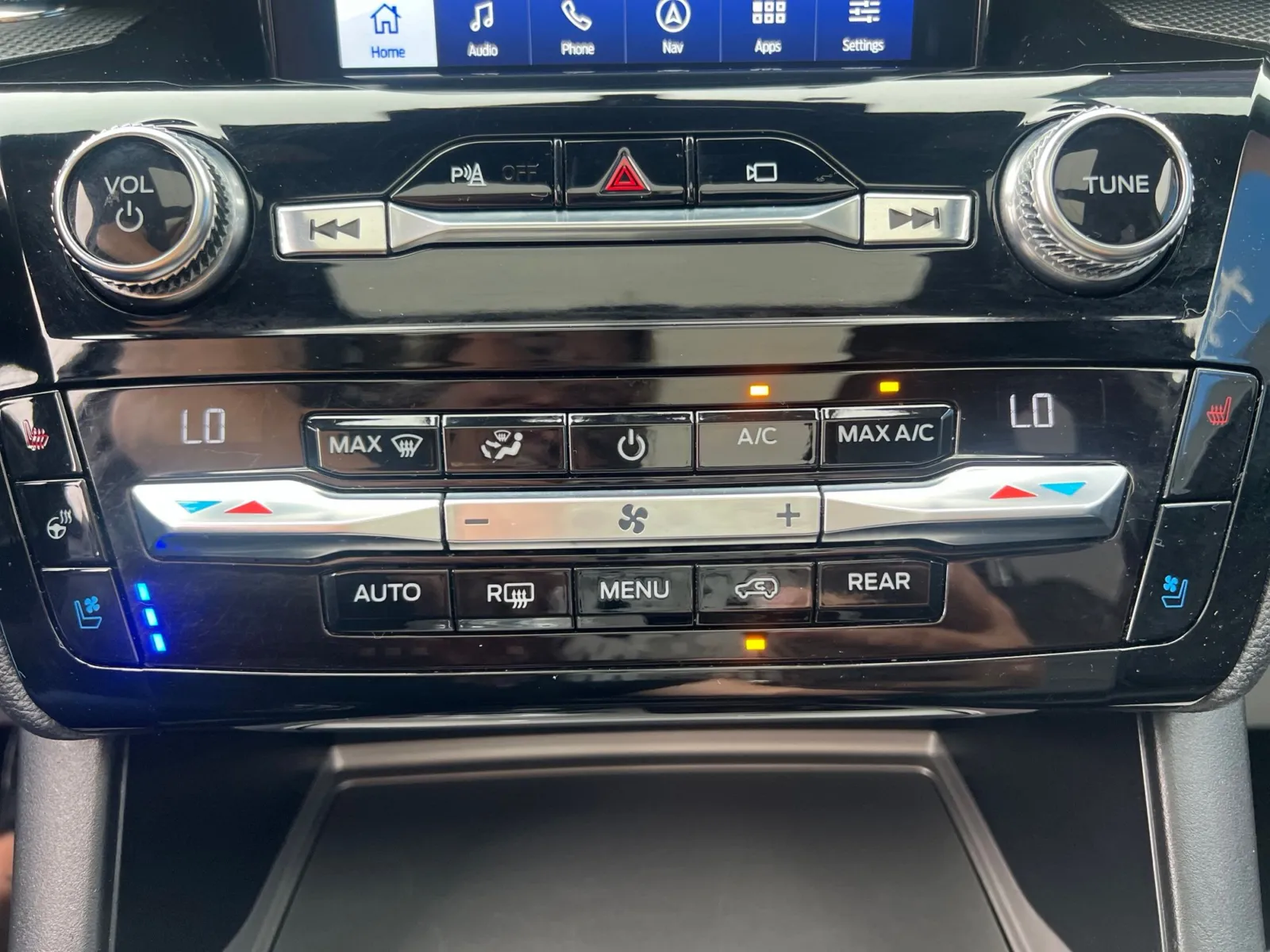 2021 Ford Explorer ST — photo 18