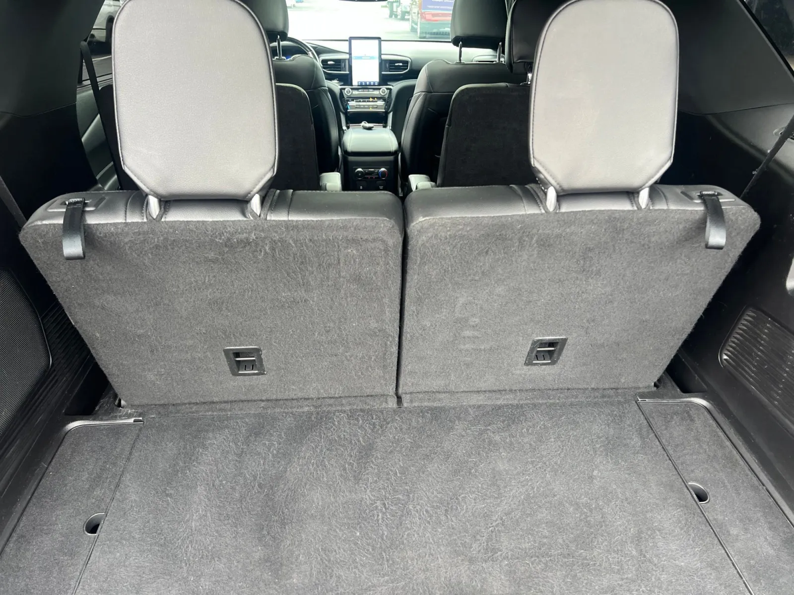 2021 Ford Explorer ST — photo 33