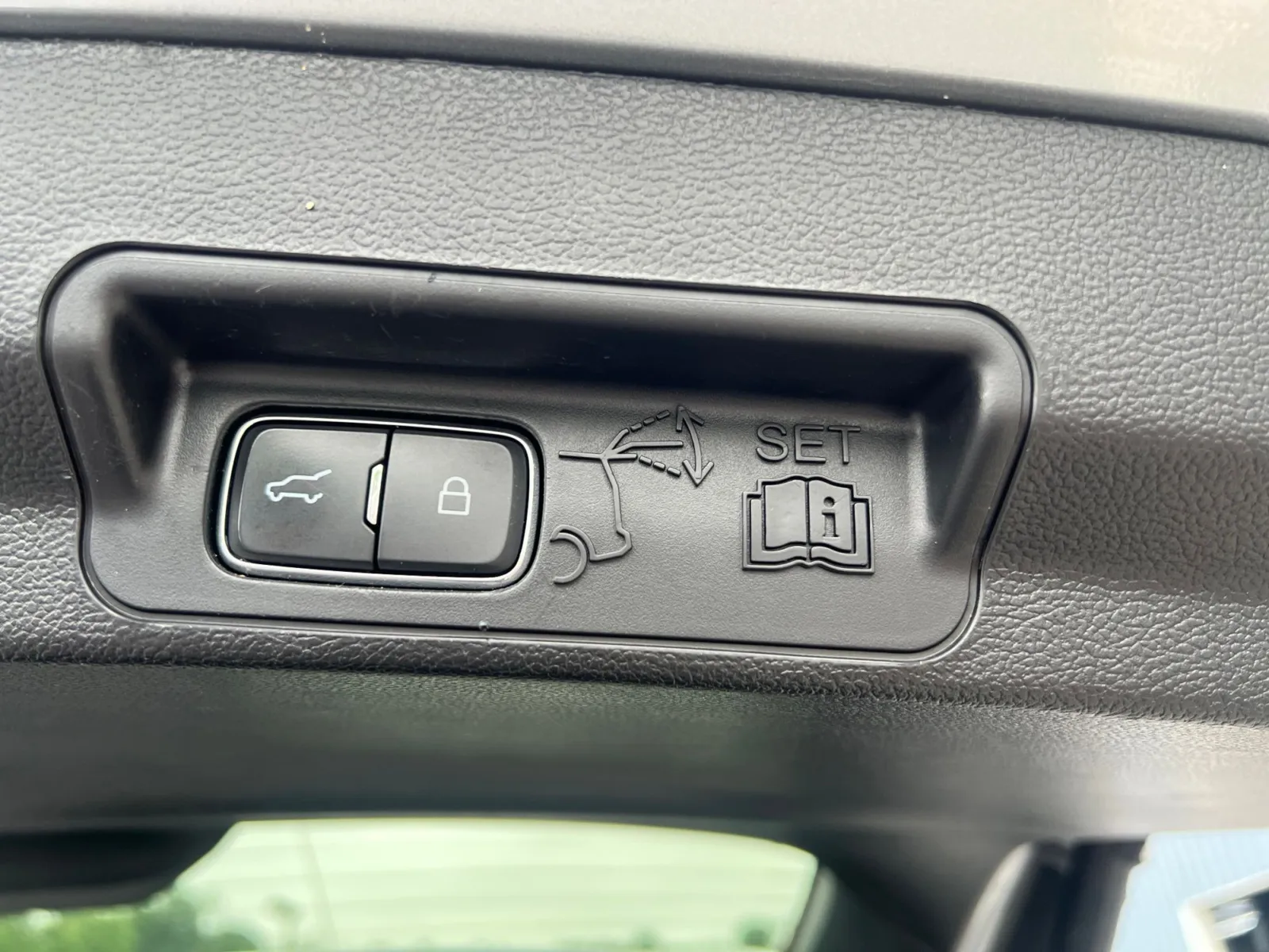 2021 Ford Explorer ST — photo 31