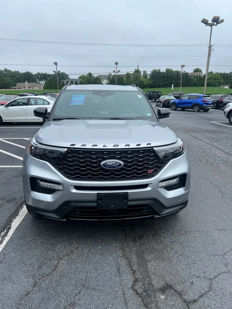 2021 Ford Explorer ST — photo 9