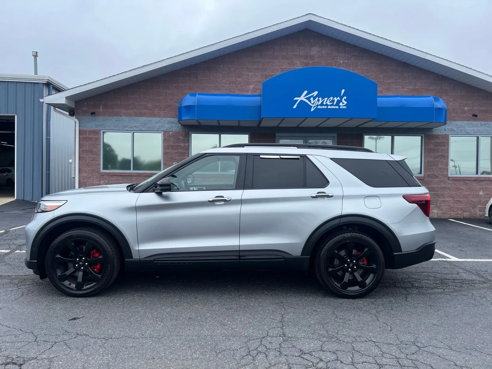2021 Ford Explorer ST — photo 3