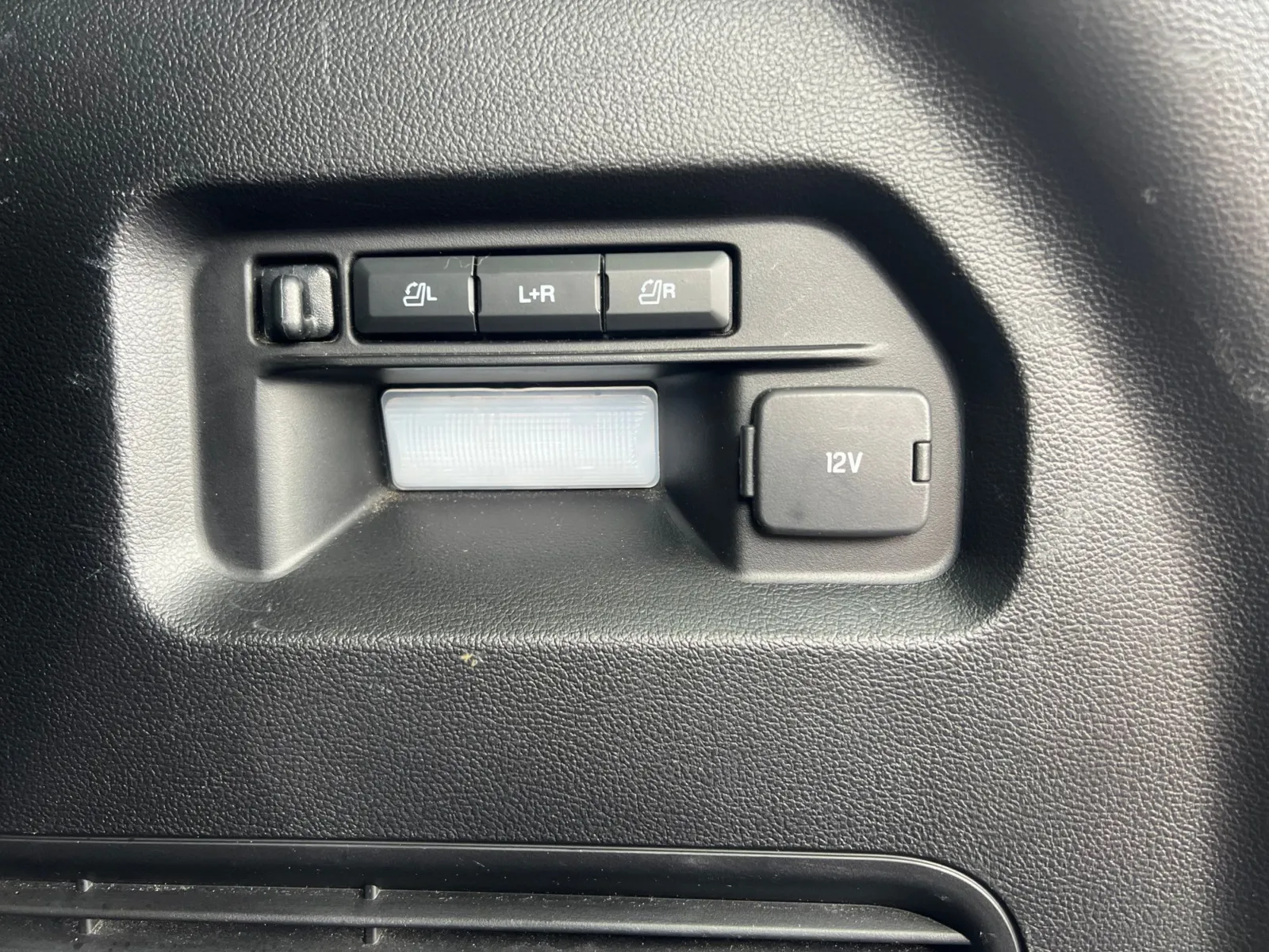 2021 Ford Explorer ST — photo 32
