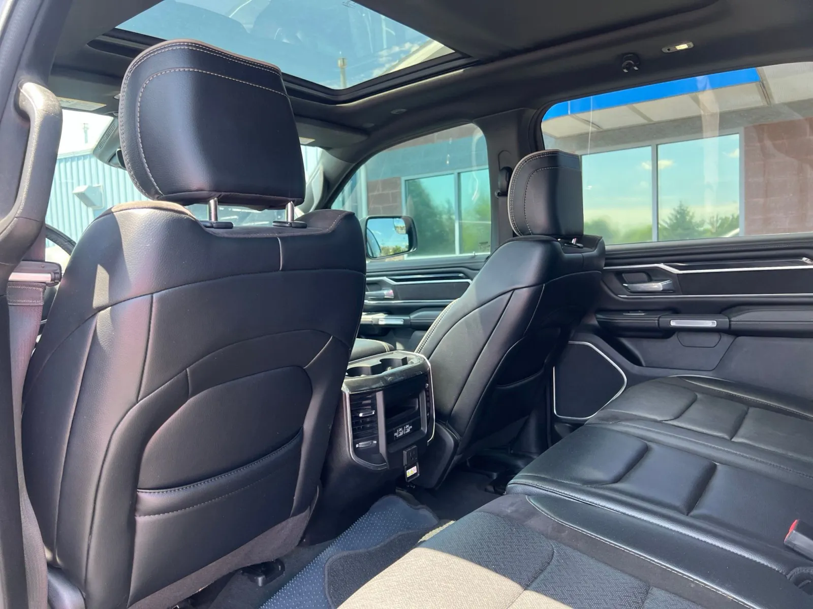 2022 Ram 1500 Laramie — photo 25