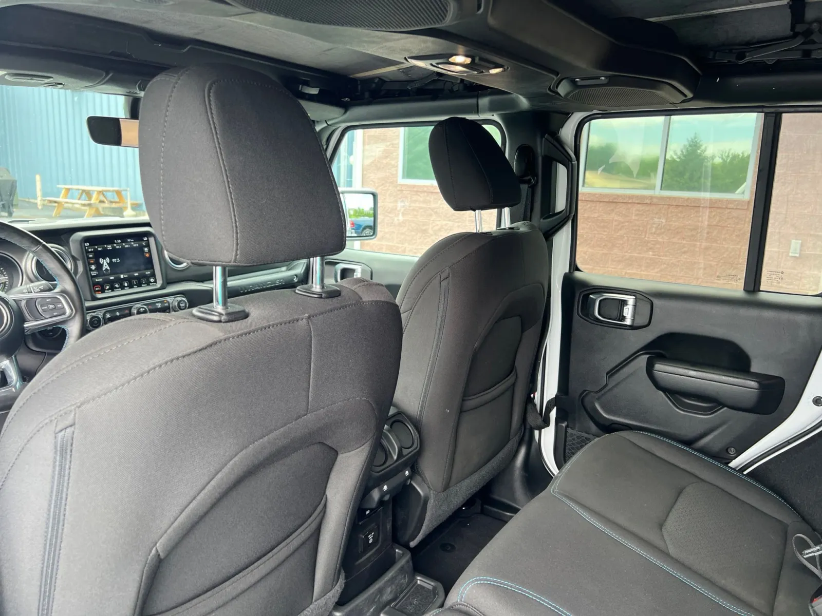 2023 Jeep Wrangler Rubicon 4xe — photo 28