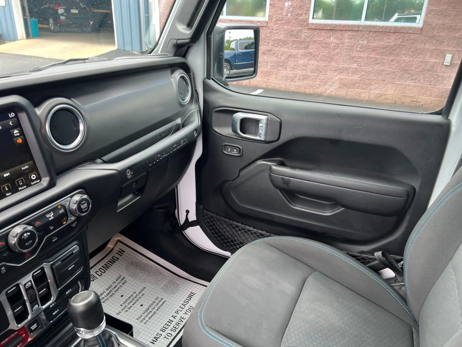 2023 Jeep Wrangler Rubicon 4xe — photo 14