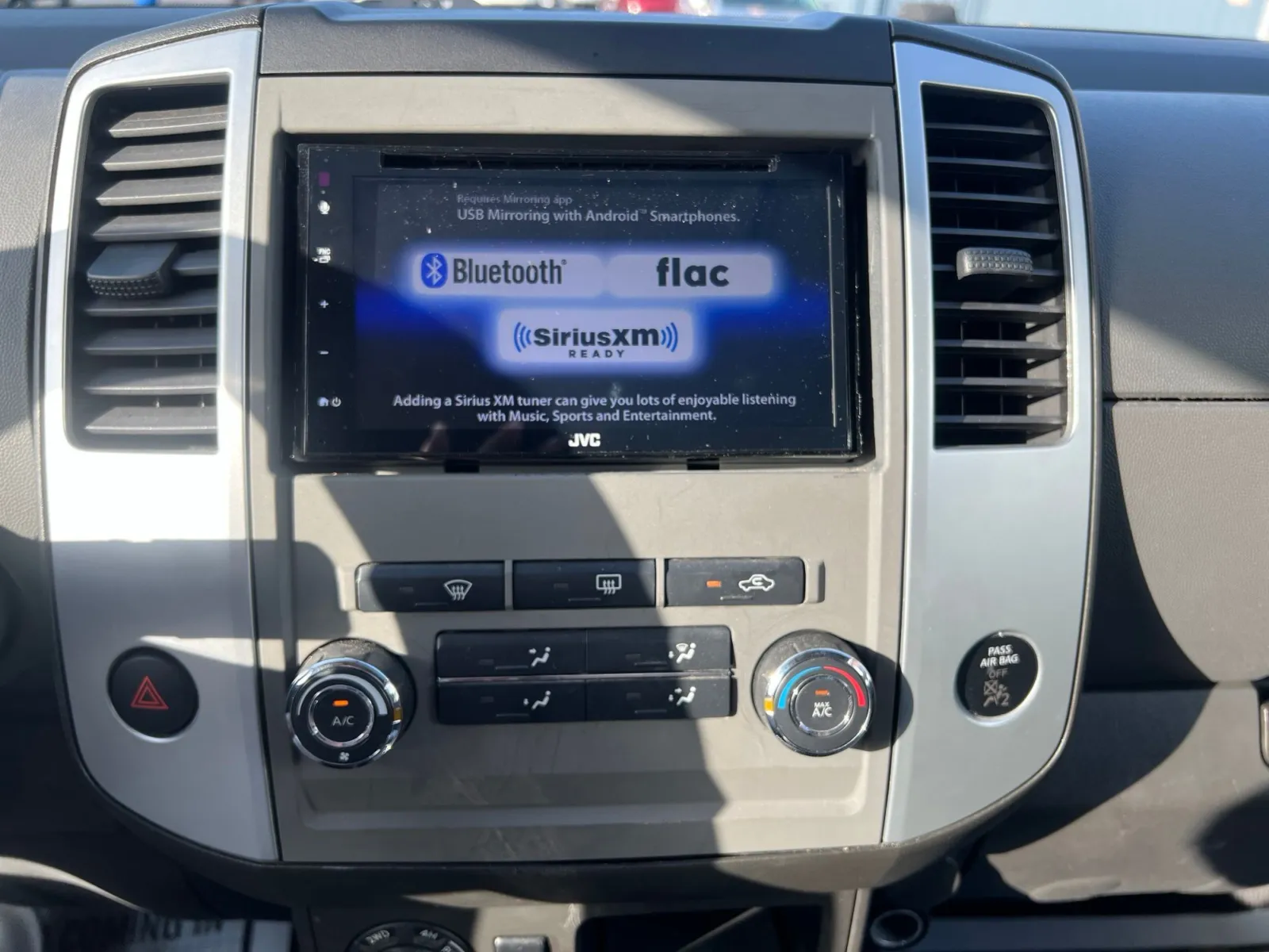 2011 Nissan Xterra S — photo 16