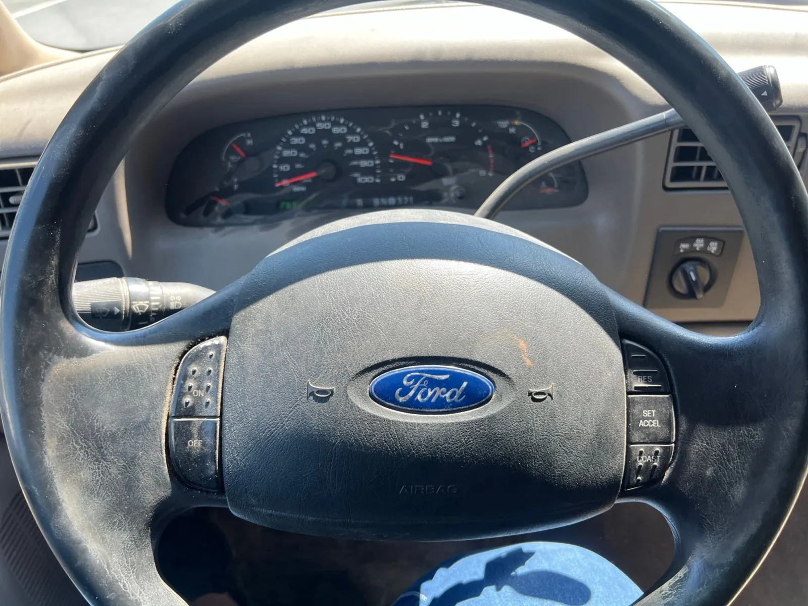 2004 Ford F-250SD XLT — photo 12