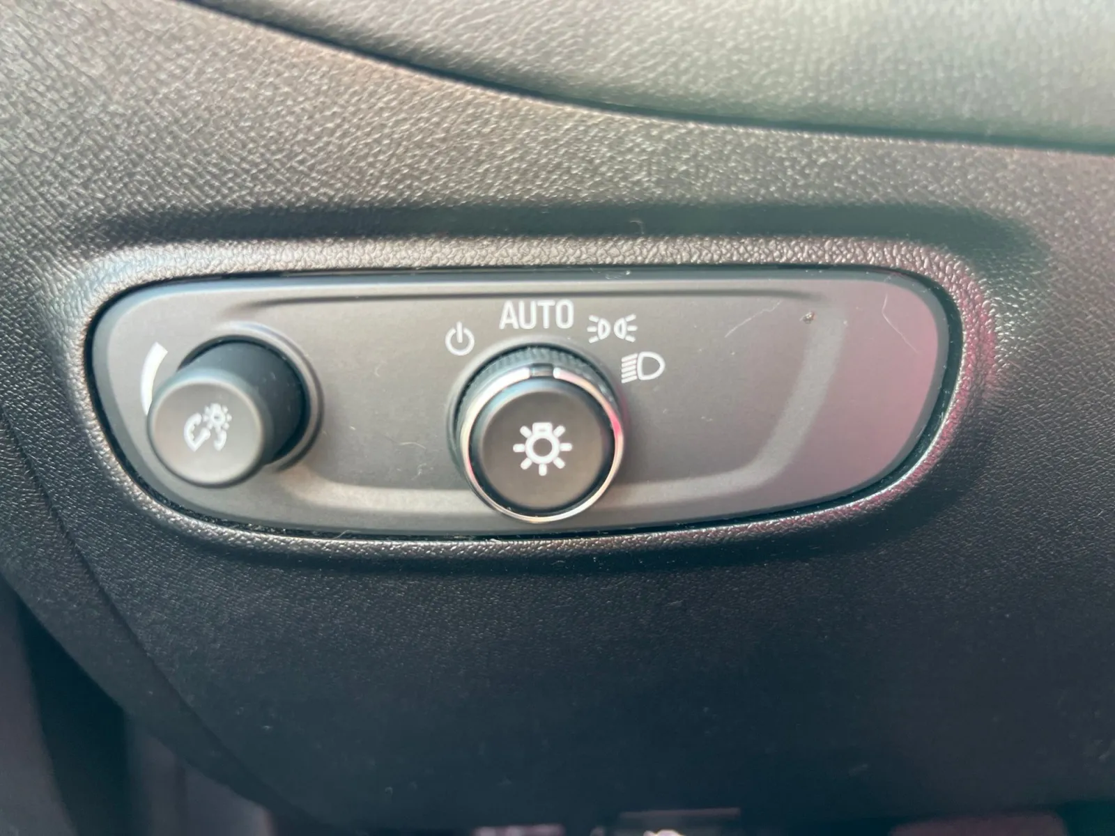 2018 Chevrolet Equinox LT — photo 19