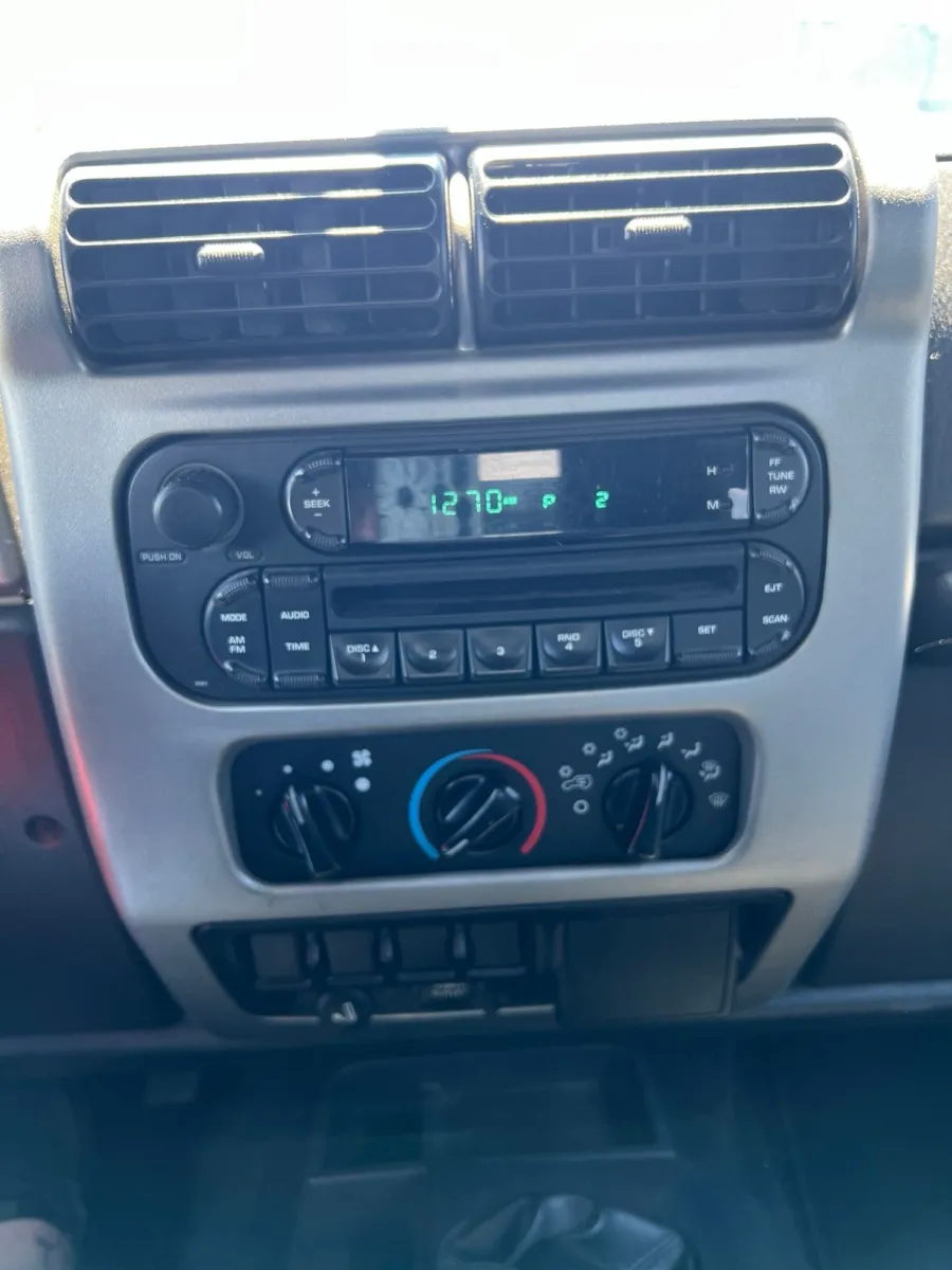 2005 Jeep Wrangler Unlimited — photo 13