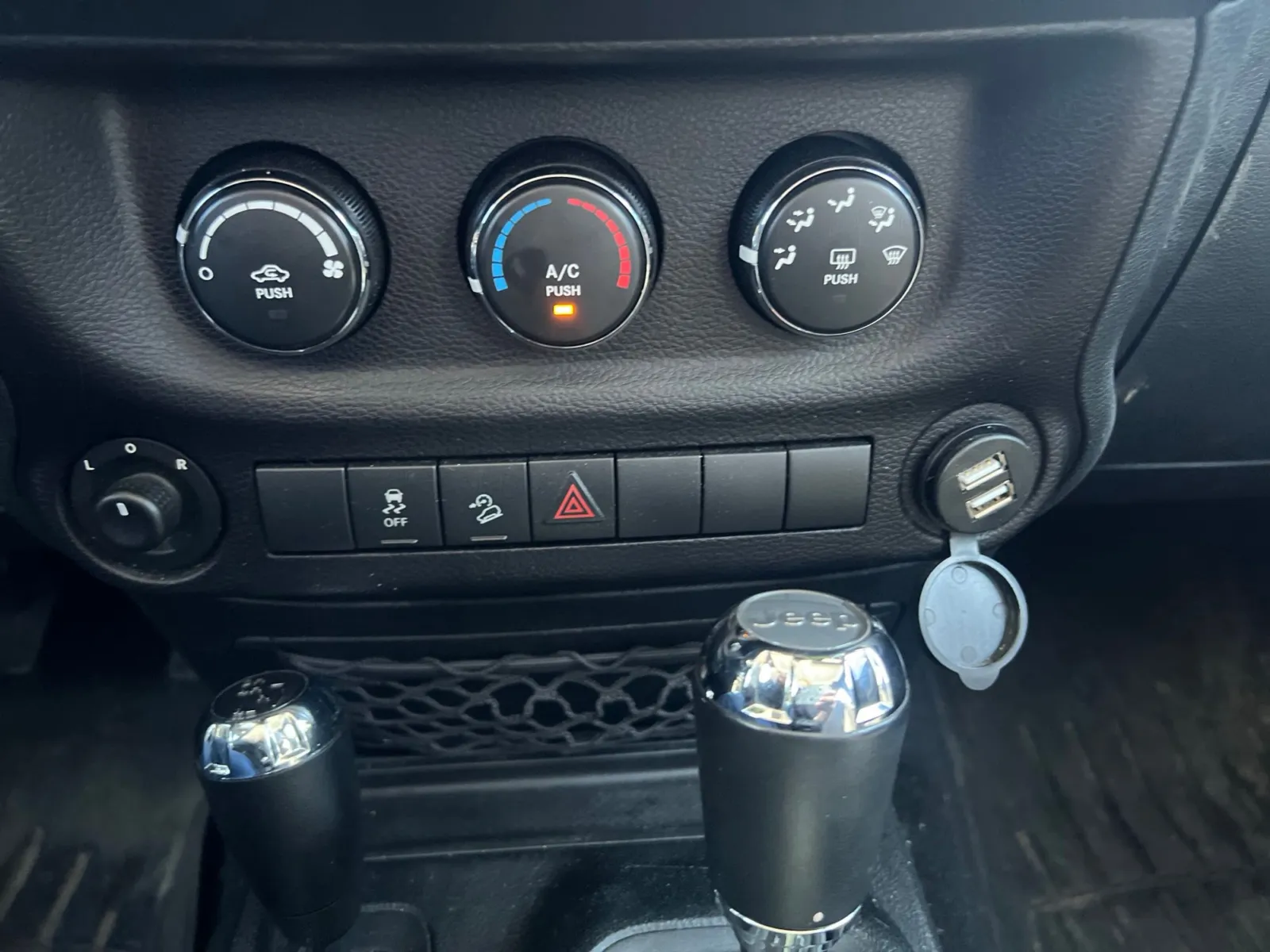 2016 Jeep Wrangler Unlimited Sport — photo 15