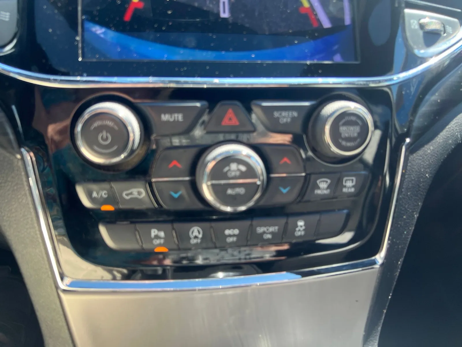 2020 Jeep Grand Cherokee Altitude — photo 16