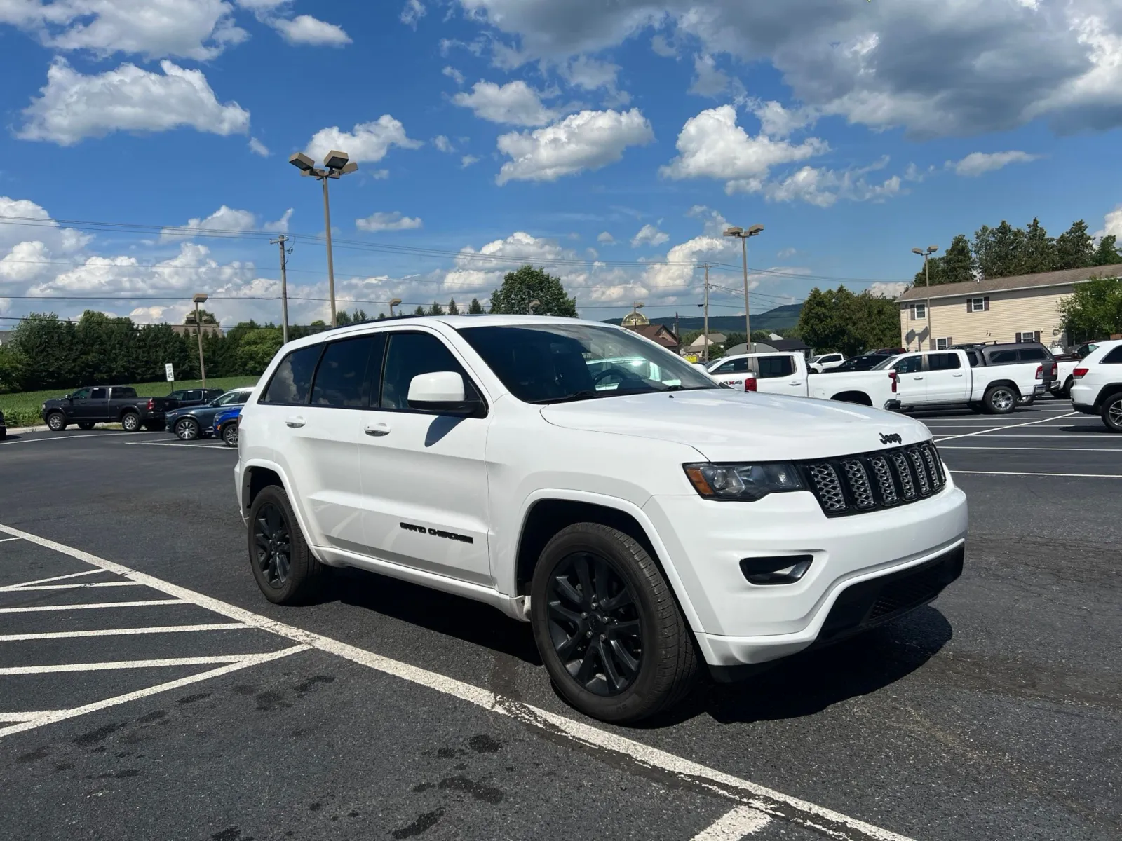 2020 Jeep Grand Cherokee Altitude — photo 8