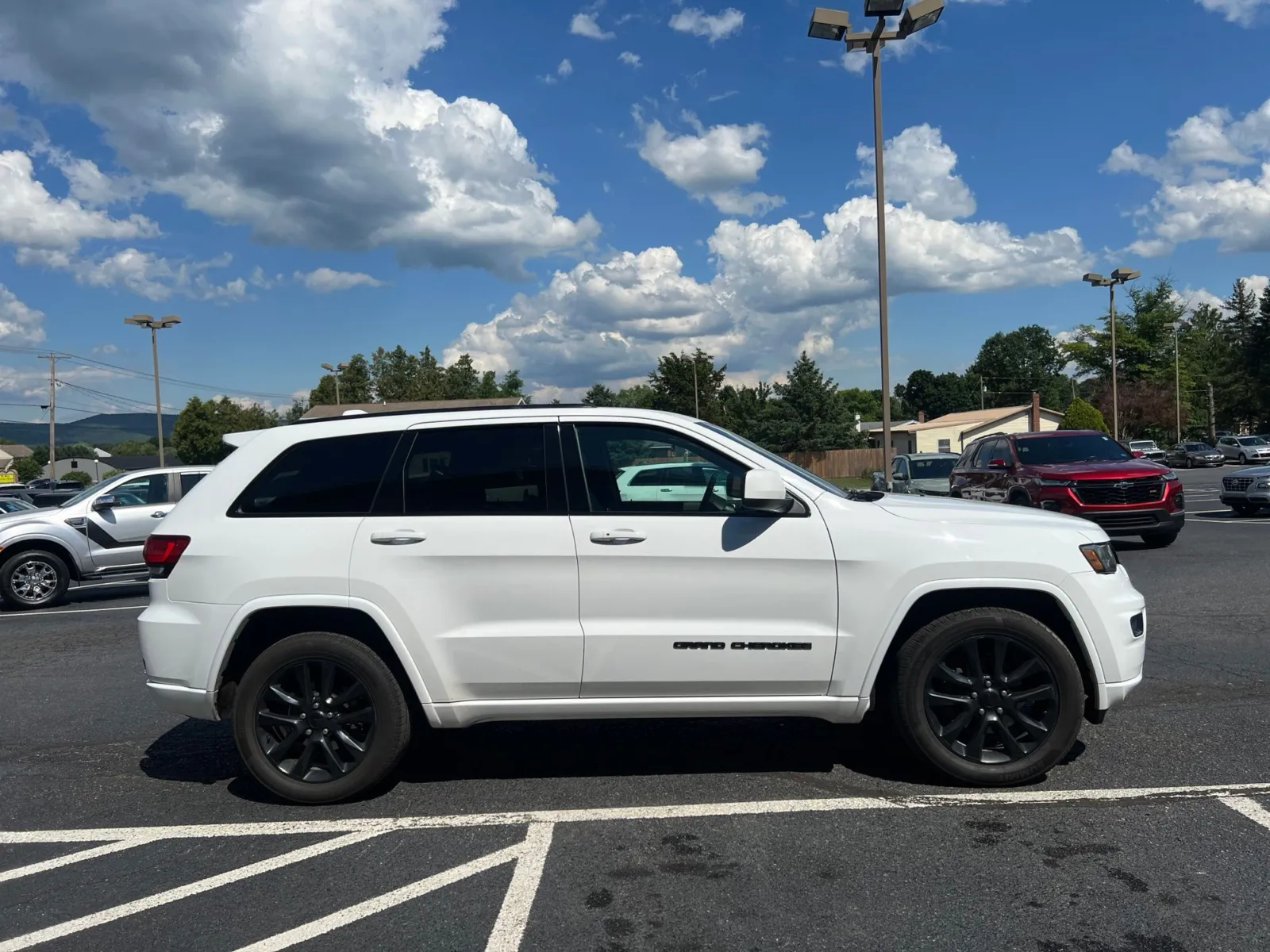 2020 Jeep Grand Cherokee Altitude — photo 7