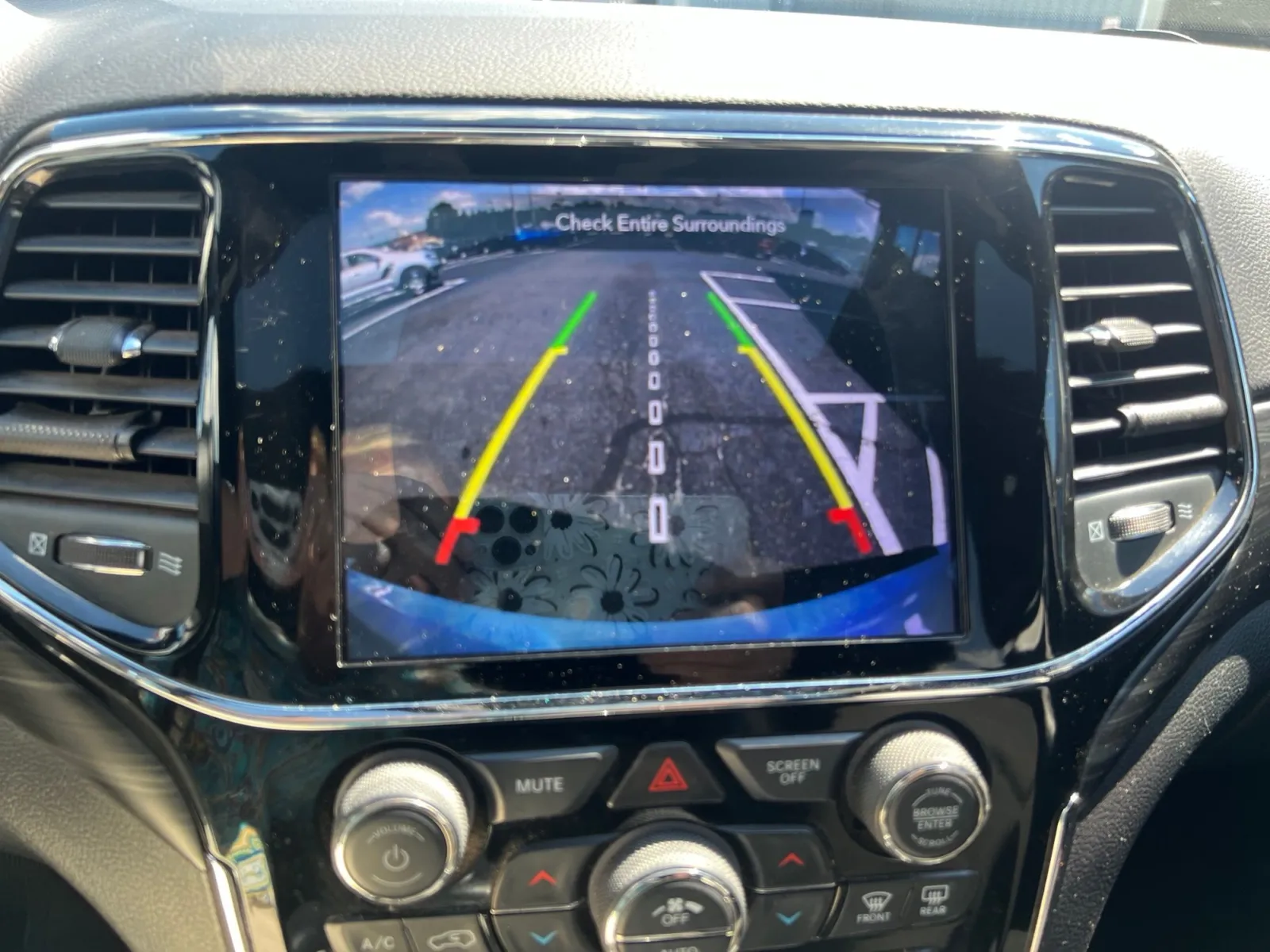 2020 Jeep Grand Cherokee Altitude — photo 15