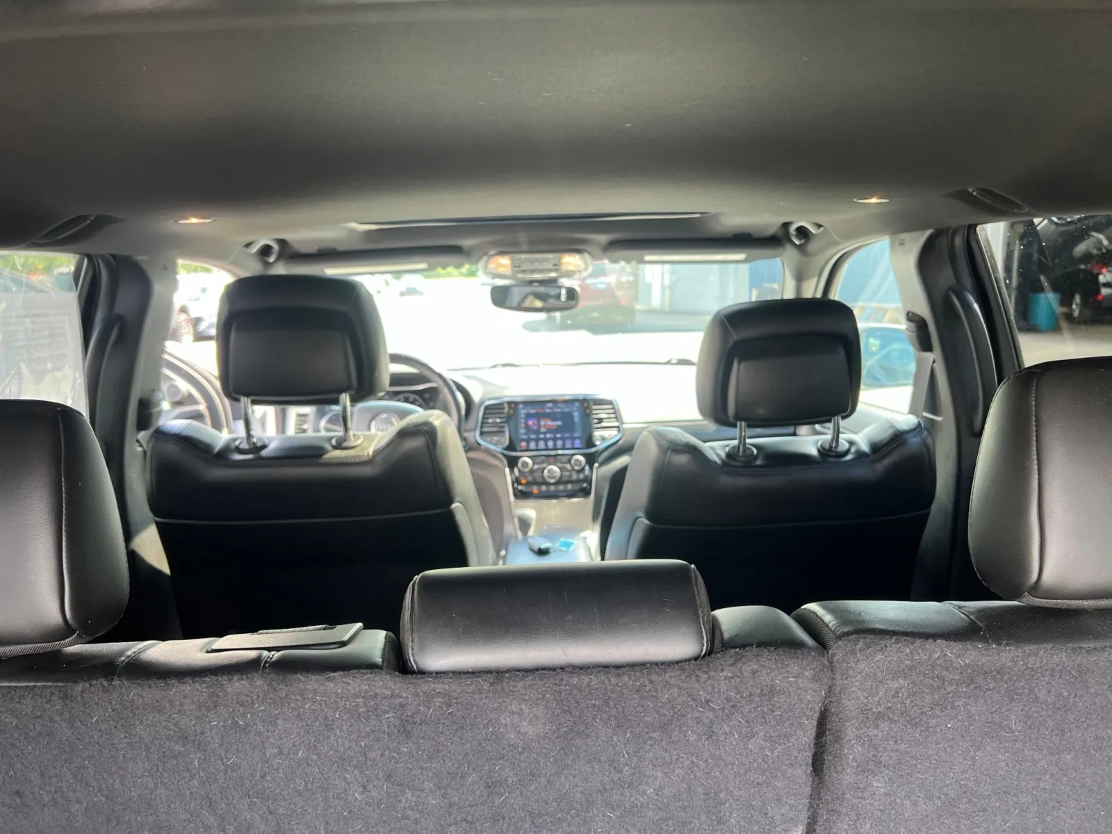 2020 Jeep Grand Cherokee Altitude — photo 25