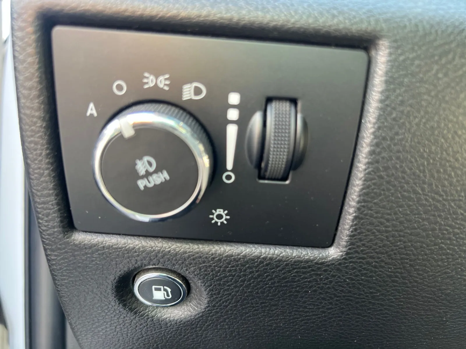 2020 Jeep Grand Cherokee Altitude — photo 18