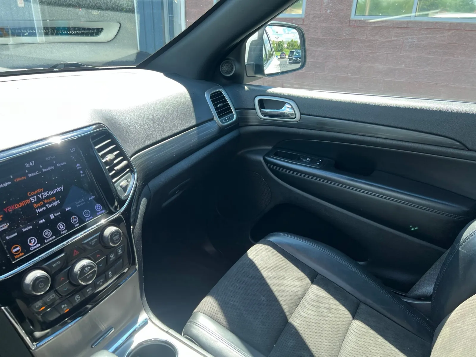 2020 Jeep Grand Cherokee Altitude — photo 10